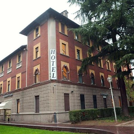 Nuovo Albergo Italia Abbiategrasso Exteriör bild