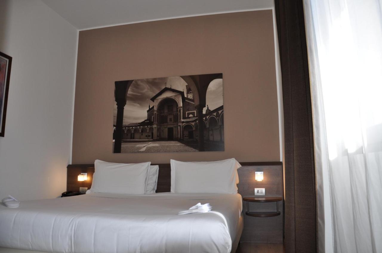 Nuovo Albergo Italia Abbiategrasso Exteriör bild