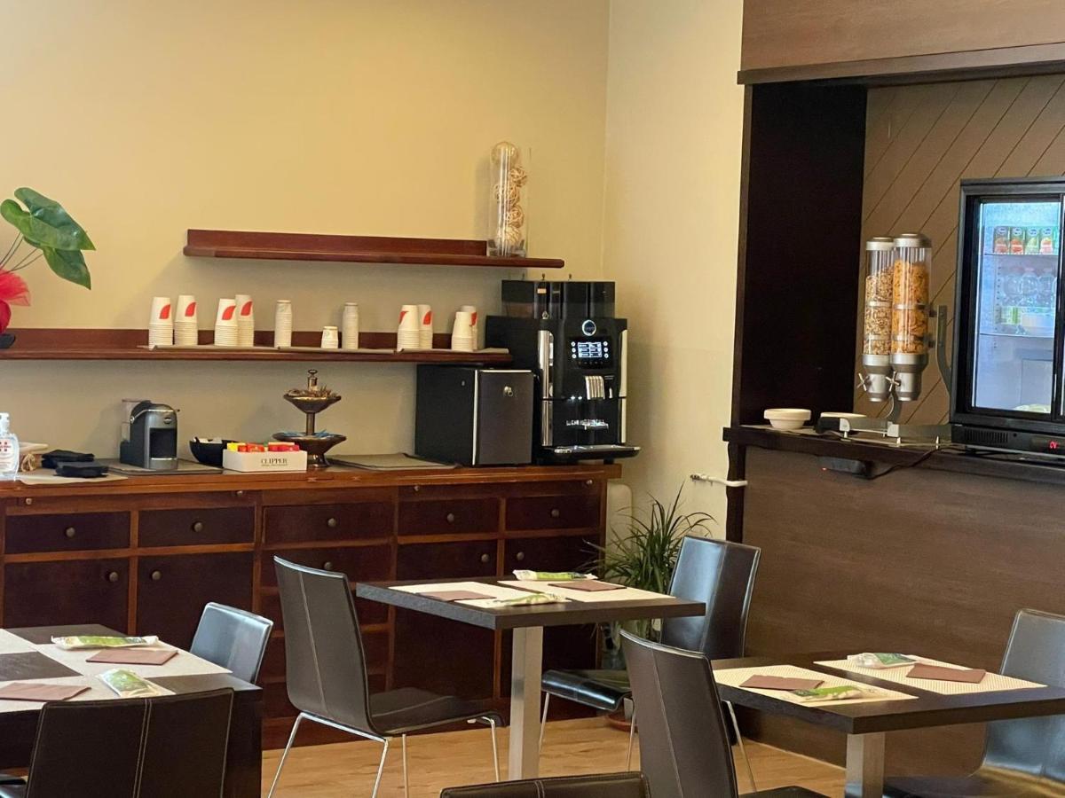 Nuovo Albergo Italia Abbiategrasso Exteriör bild