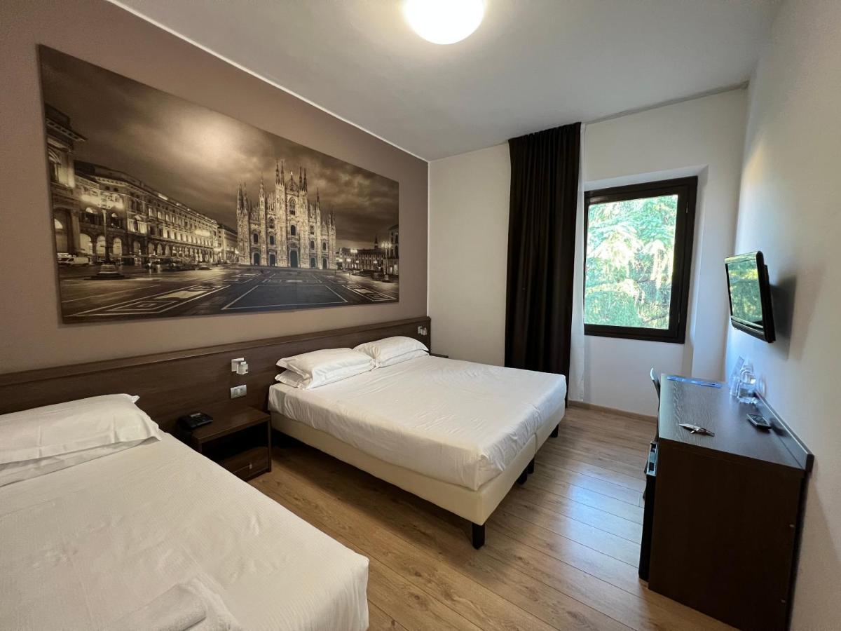 Nuovo Albergo Italia Abbiategrasso Exteriör bild
